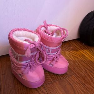 Baby moon boots